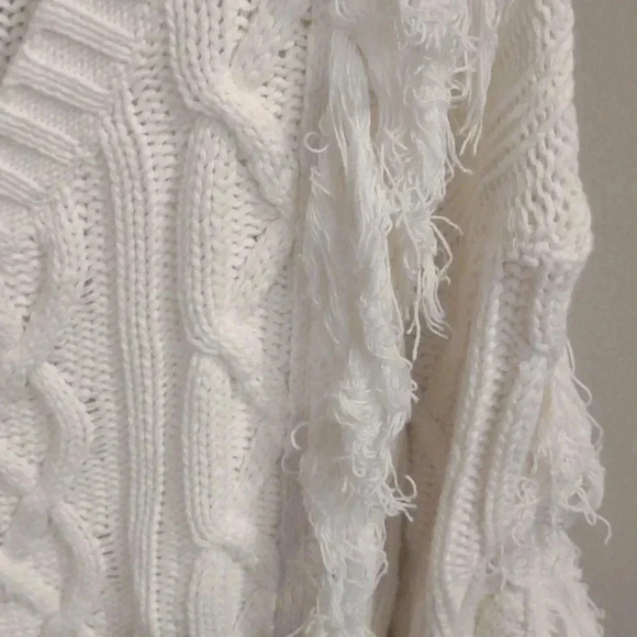 Endless rose women's medium white cable knit v-neck fringe sweater - Picture 2 of 5